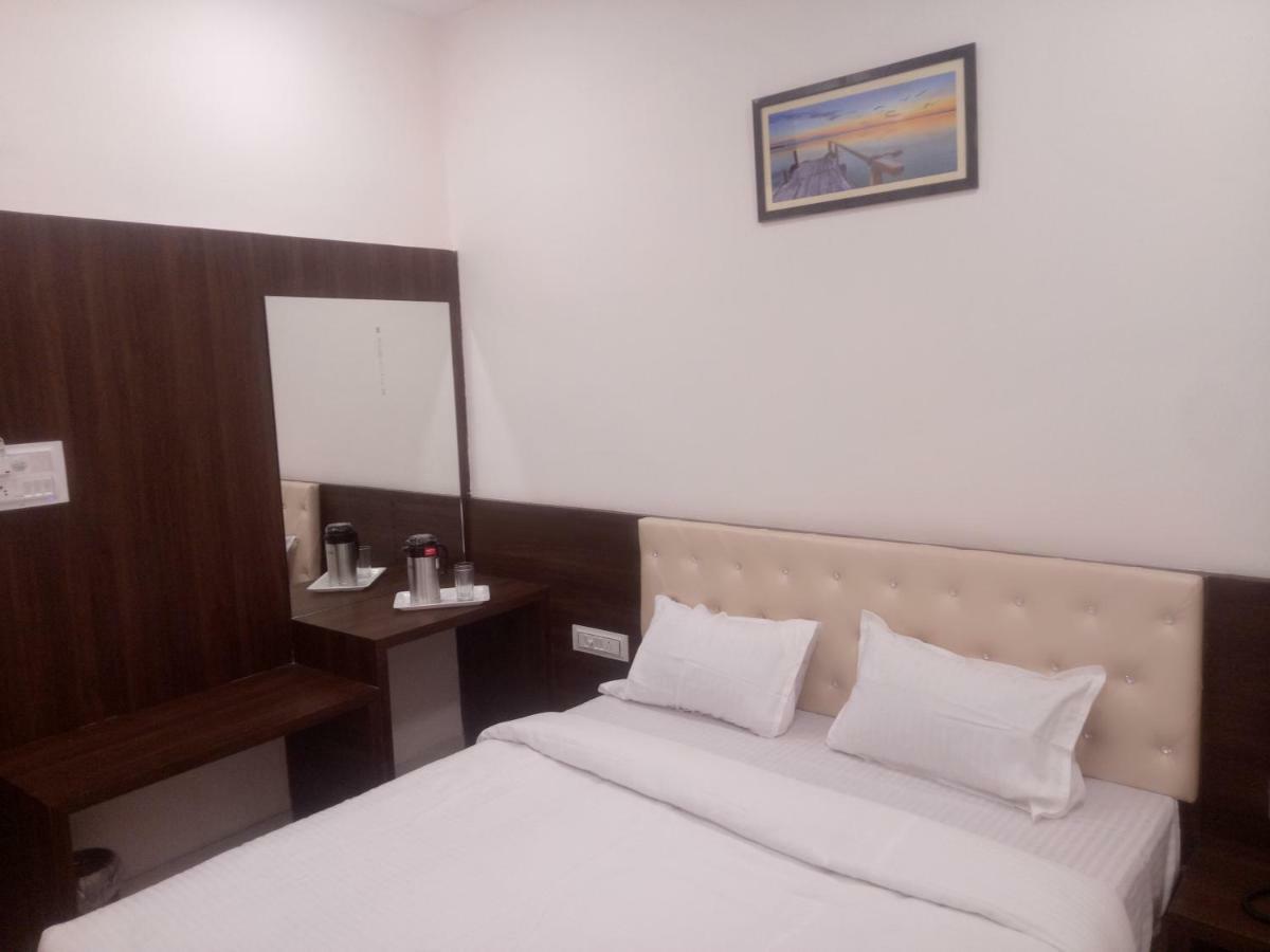 Hotel Prestige อัจเมอร์ ภายนอก รูปภาพ