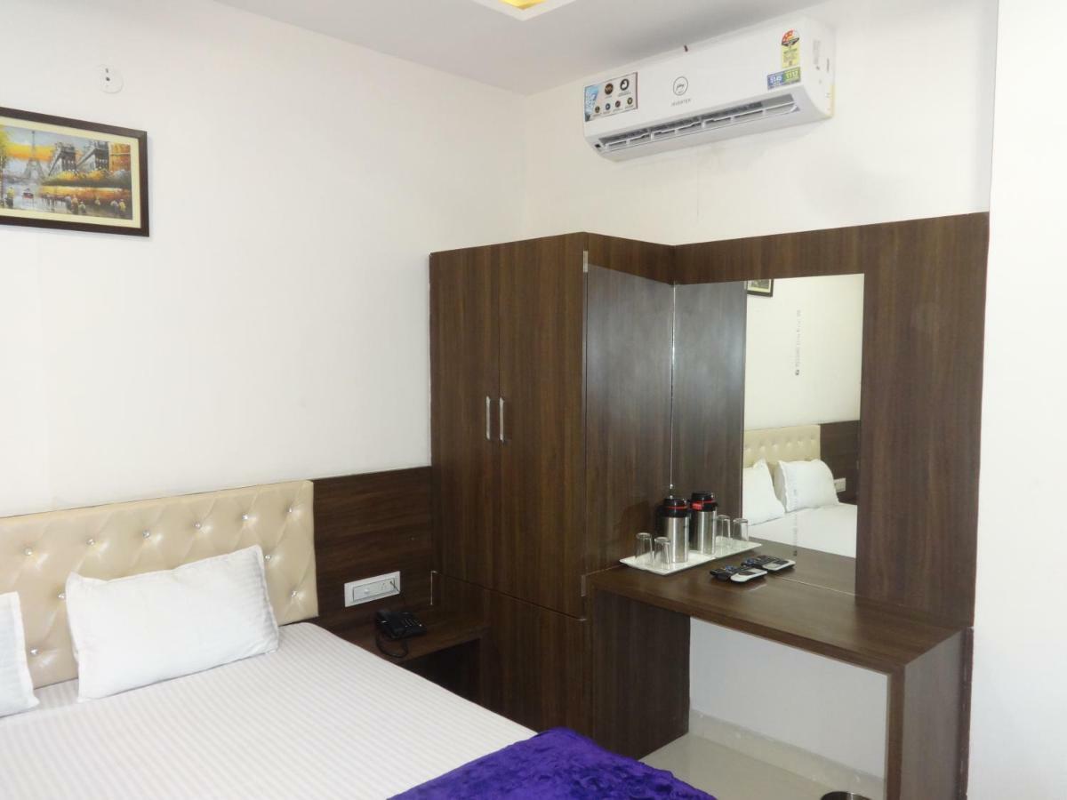 Hotel Prestige อัจเมอร์ ภายนอก รูปภาพ
