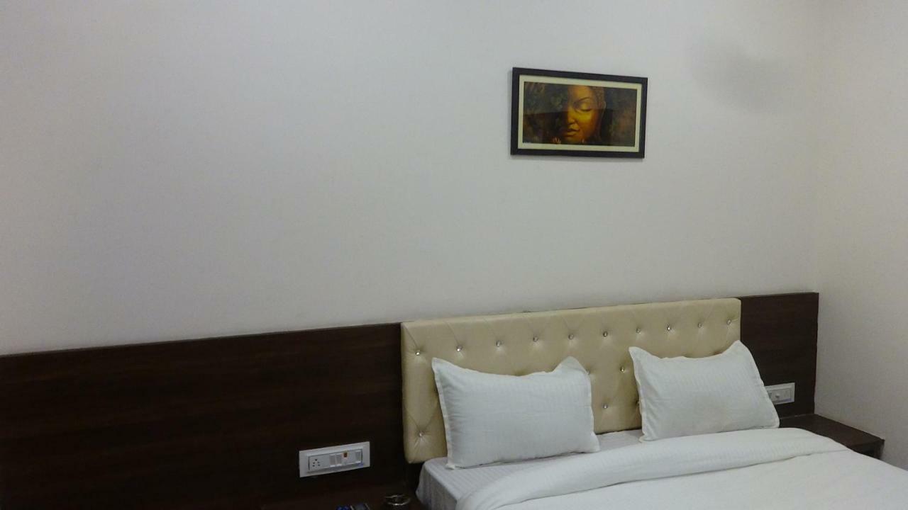 Hotel Prestige อัจเมอร์ ภายนอก รูปภาพ